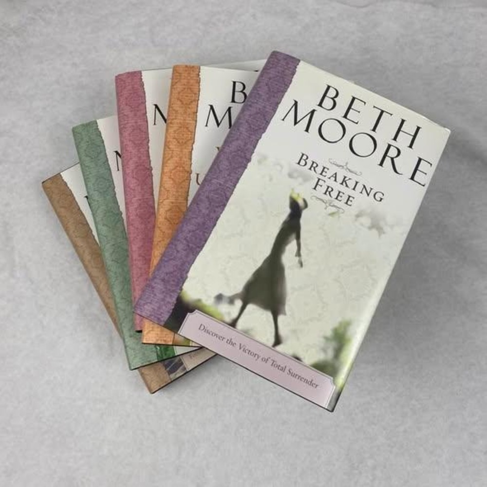 Beth Moore 5 Book Set‎ Christian Bible Study Devotional Lot Missing 1